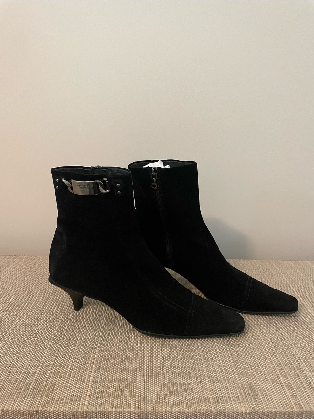 Prada Calzature Donna Metal Link and Suede Kitten Heel Ankle Boots